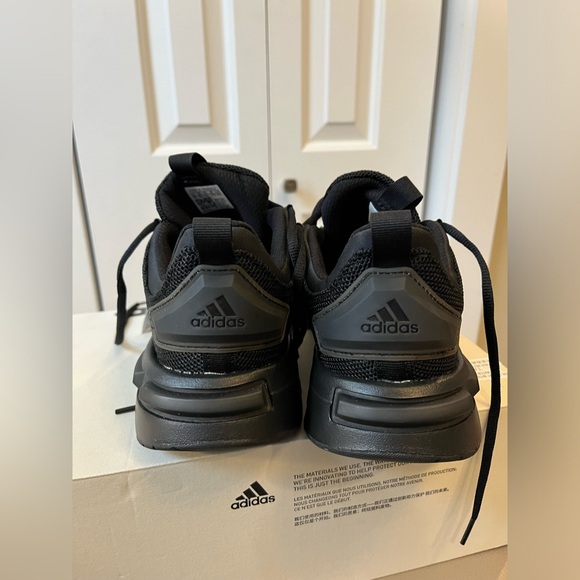 Women’s Black Adidas Size 9 - Picture 3 of 6